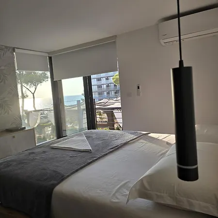 Elite Escapess * Sarande